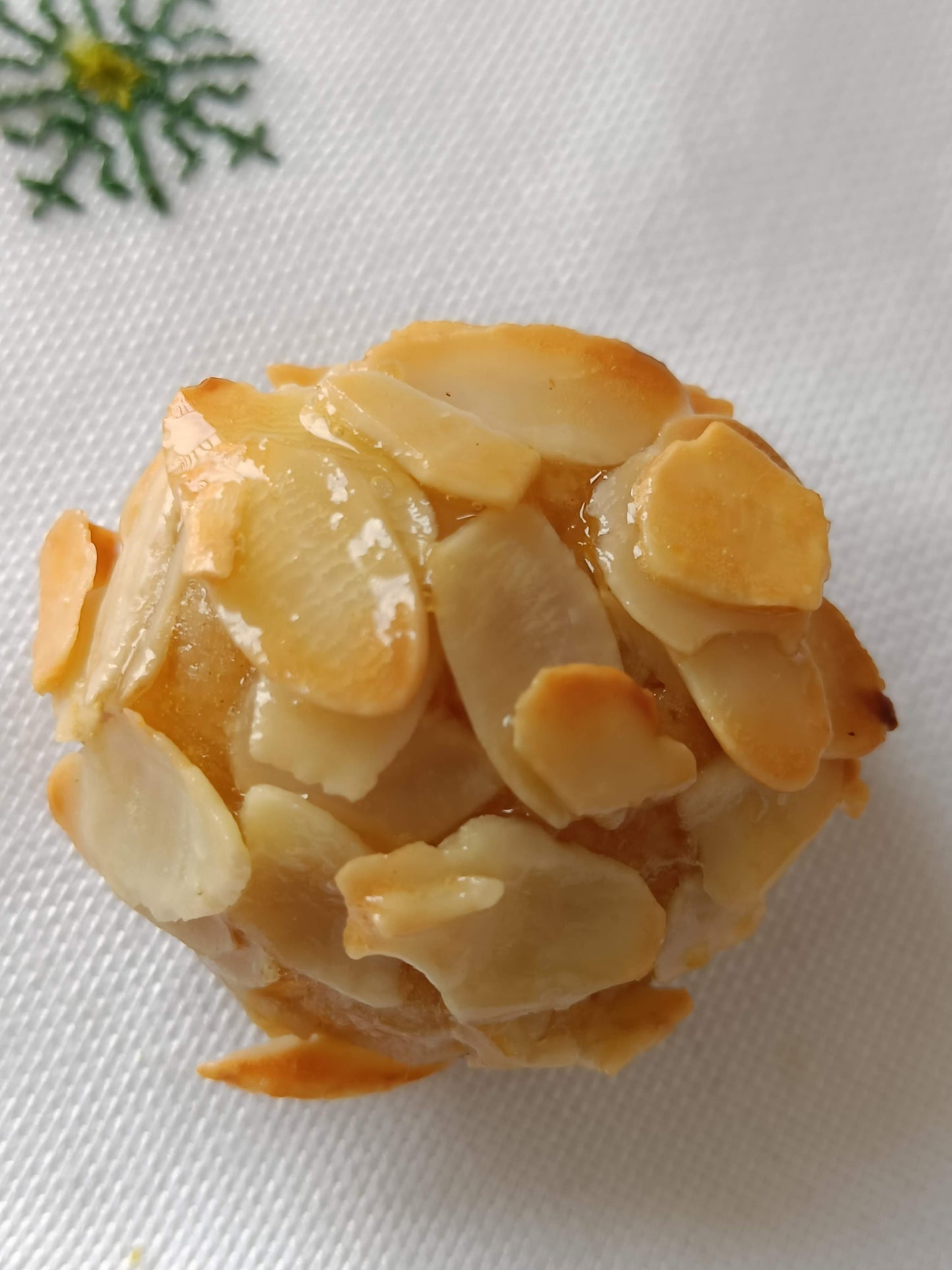 Almond Ghraiba